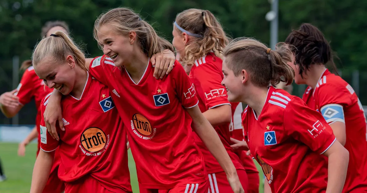 U17-Fußballerinnen gewinnen fünftes Spiel in Serie