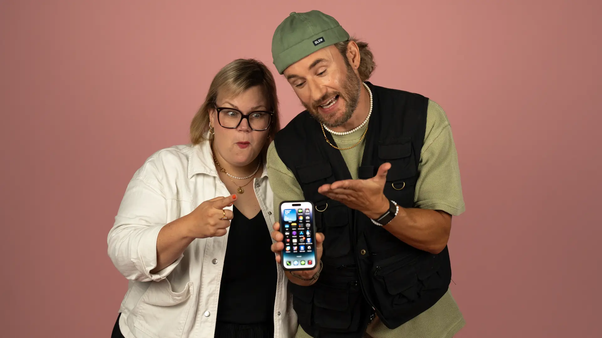 Einer App! Ihr könnt unser Live-Programm hören, Sendungen nachhören, verpasst keine Podcast-Folge und bleibt auf dem Laufenden, was bei N-JOY los ist. Und: Ihr könnt zum Start der neuen ARD Sounds App was Fettes