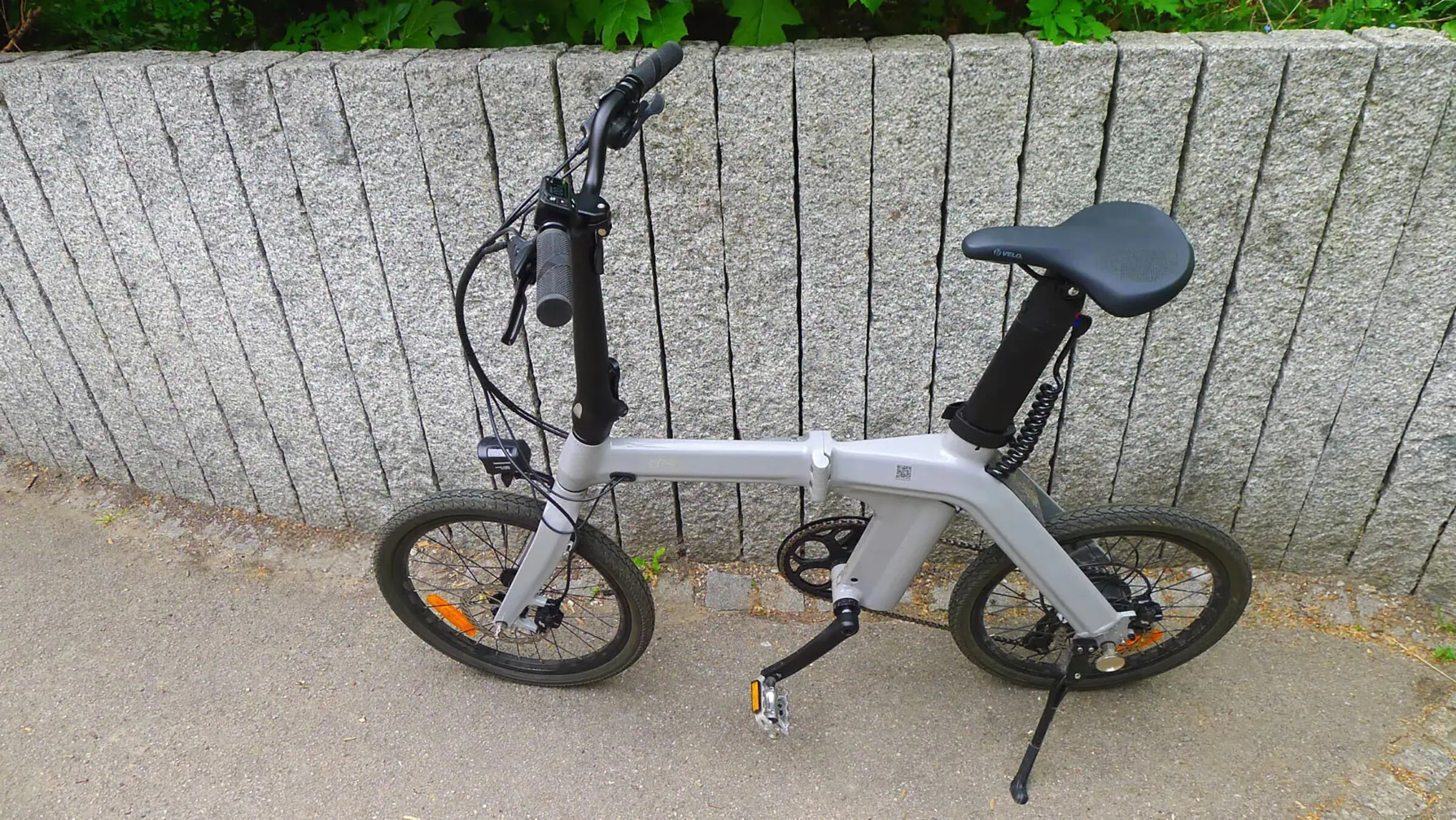 ein E-Klapprad im Wert von 1000 Euro