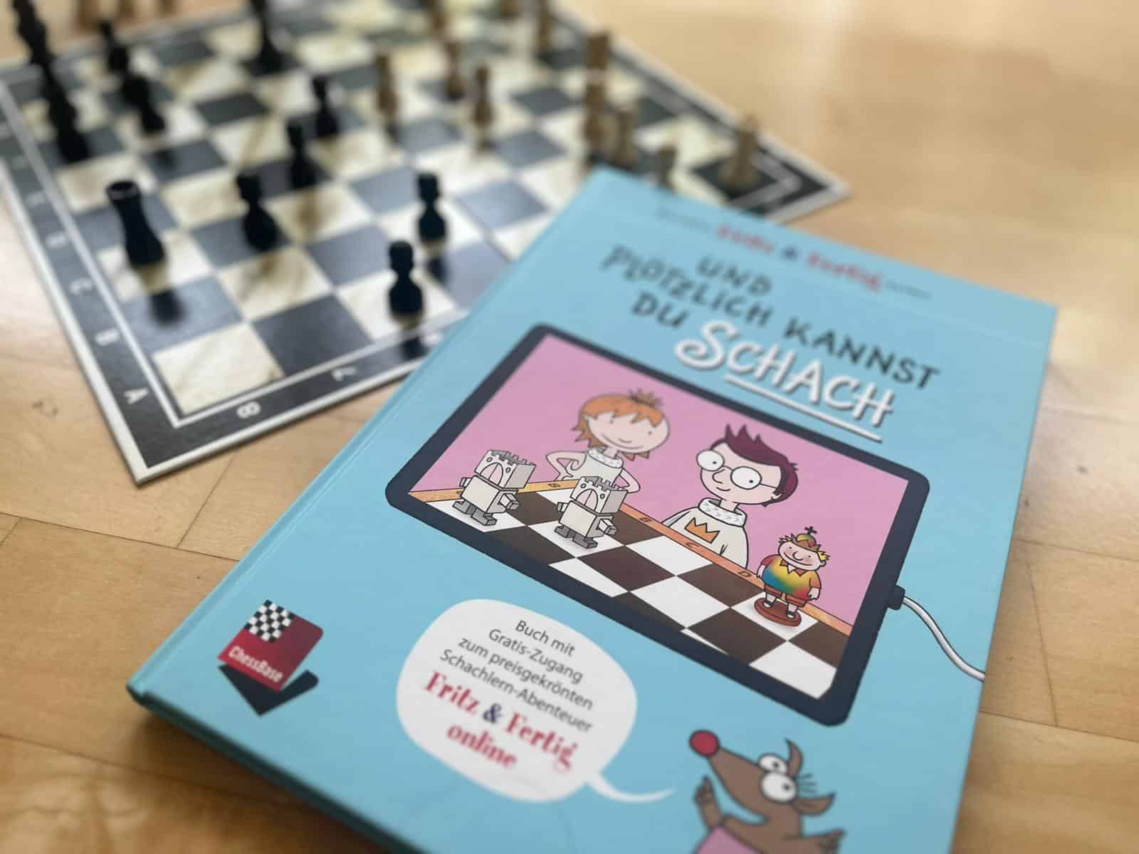 3 × das Buch „Und plötzlich kannst du Schach“ inklusive Gratis-Zugang zum Online-Kurs