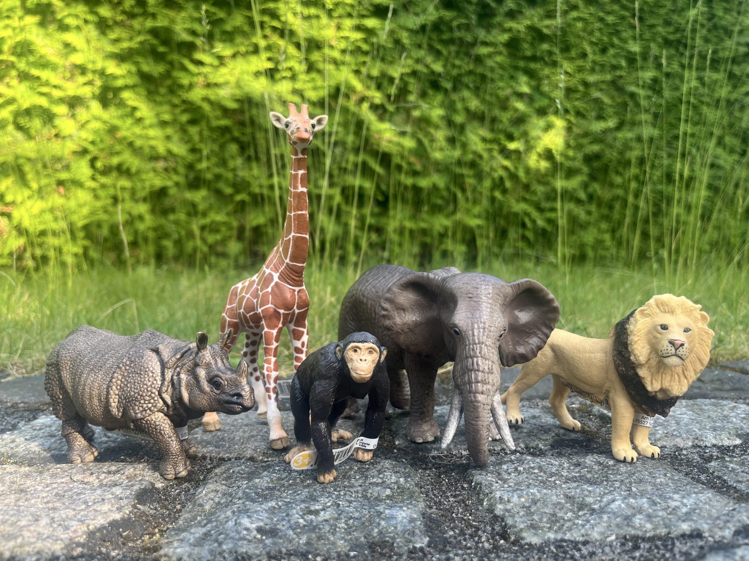drei große Schleich-Sets der Produktlinien „Horse Club“, „Wild Life“ und „Dinosaurs“