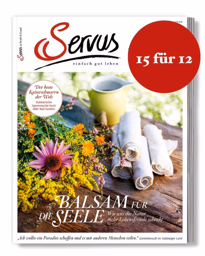 ein Servus-Überraschungspaket mit Büchern, Kochhelfern und mehr