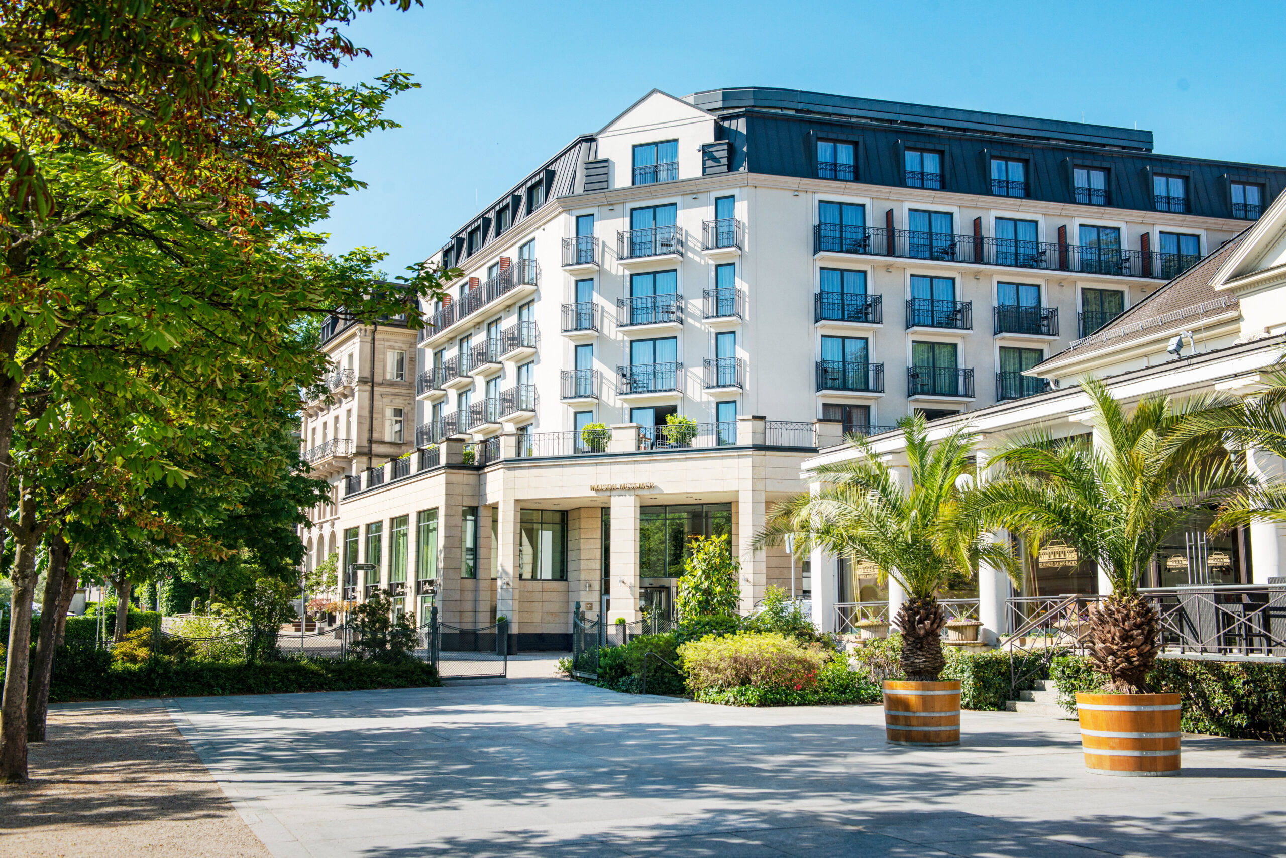 eine Übernachtung mit Frühstück für zwei Personen im Hommage Hotel Maison Messmer vom Samstag, 21