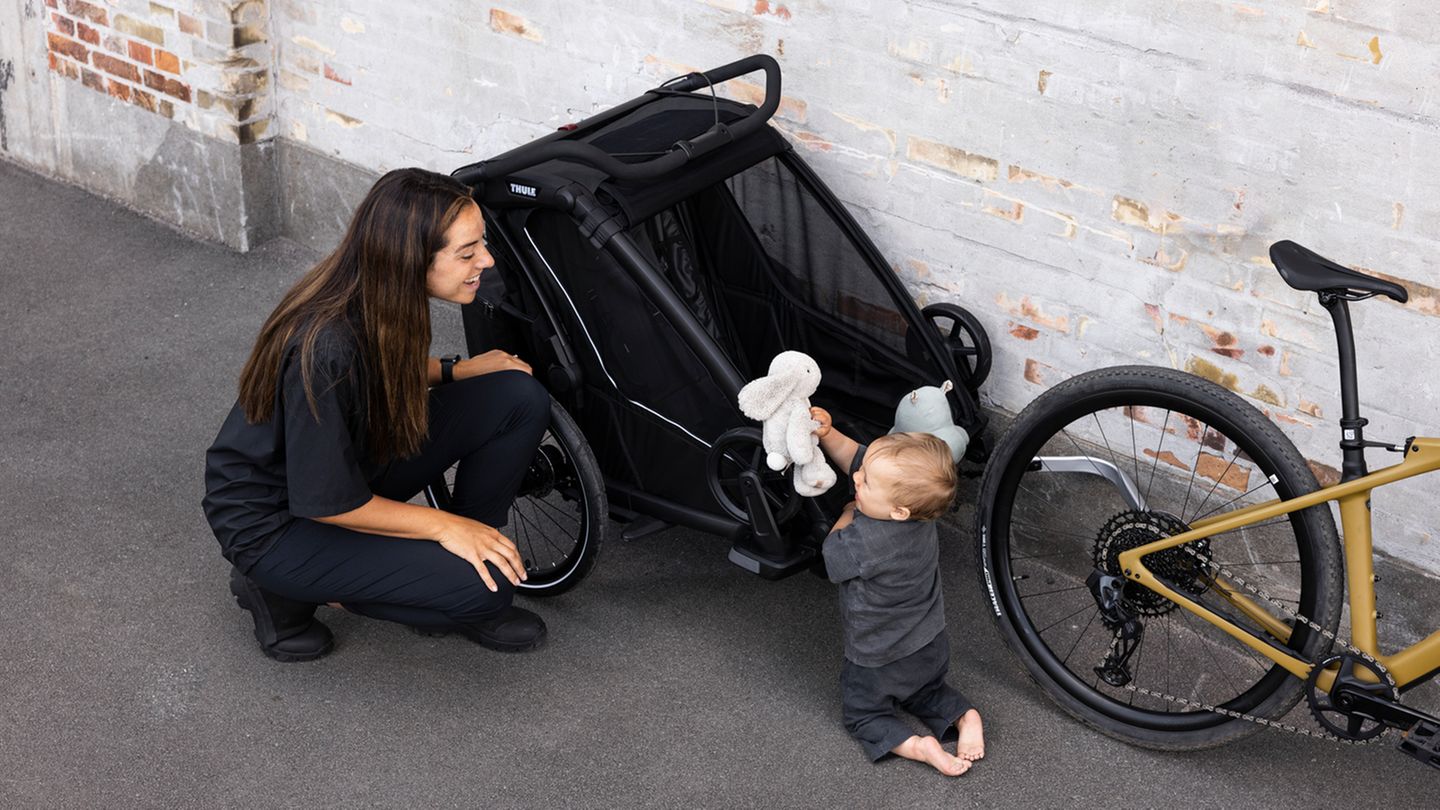 Gemeinsam den Herbst entdecken mit dem Thule Chariot Sport 2 double