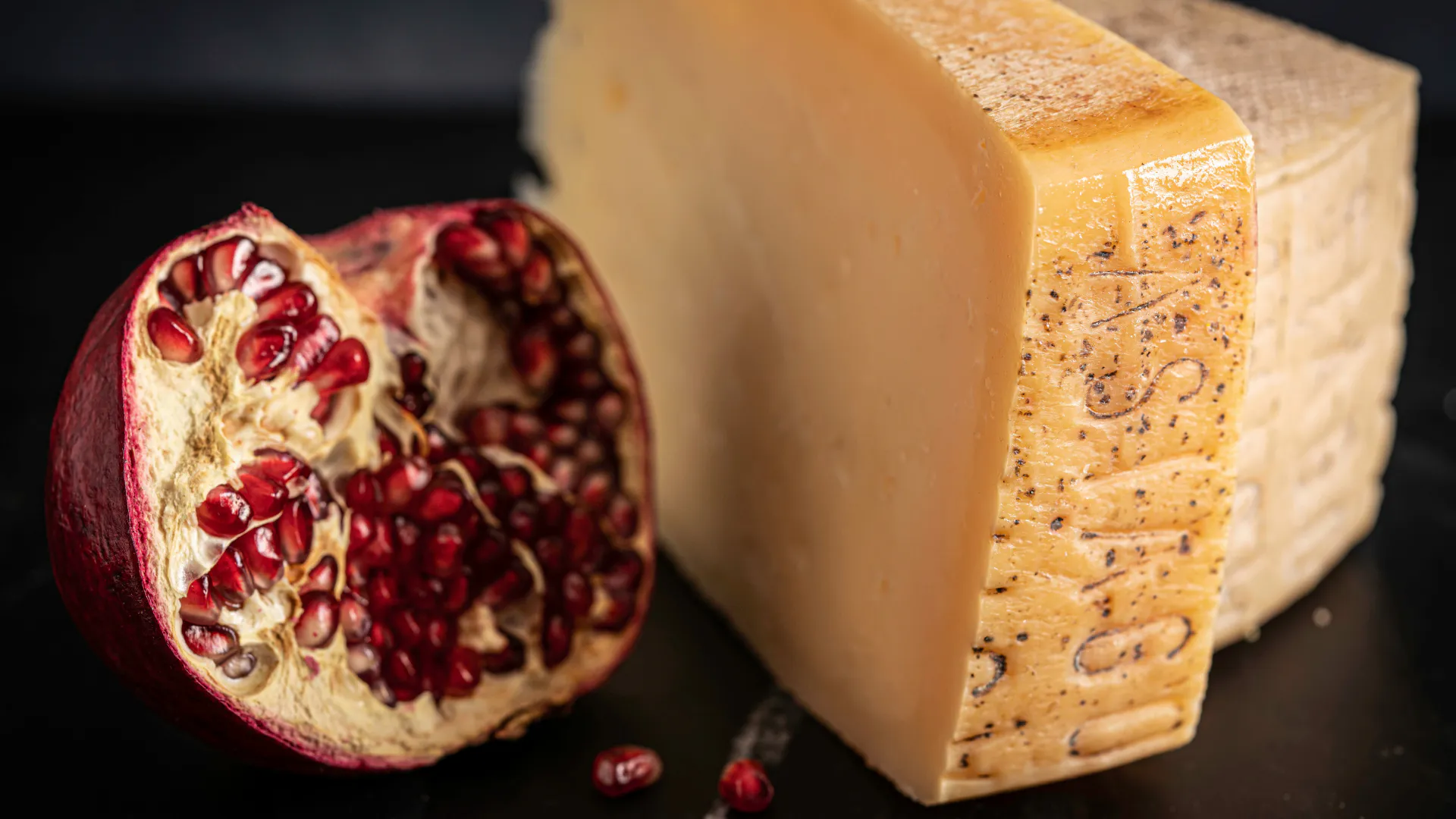 1 Gutschein im Wert von 180 Euro für ein Dinner für zwei Personen mit dem Vier-Gänge-Asiago-Menü im Tiratardi (Kurfürstenstraße, Schwabing), inklusive Aperitif, Wasser und Kaffee, einlösbar bis 07.11.26
