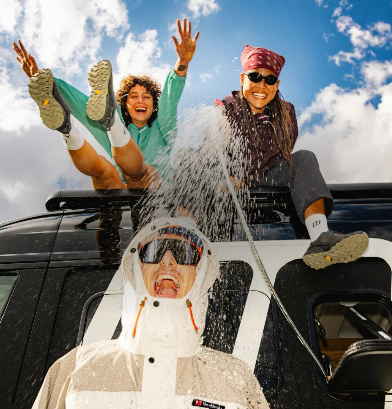 12 Monate im 4x4 Camper — voll ausgestattet mit deiner neuesten Berghaus Kollektion und weiterem Outdoor Equipment
