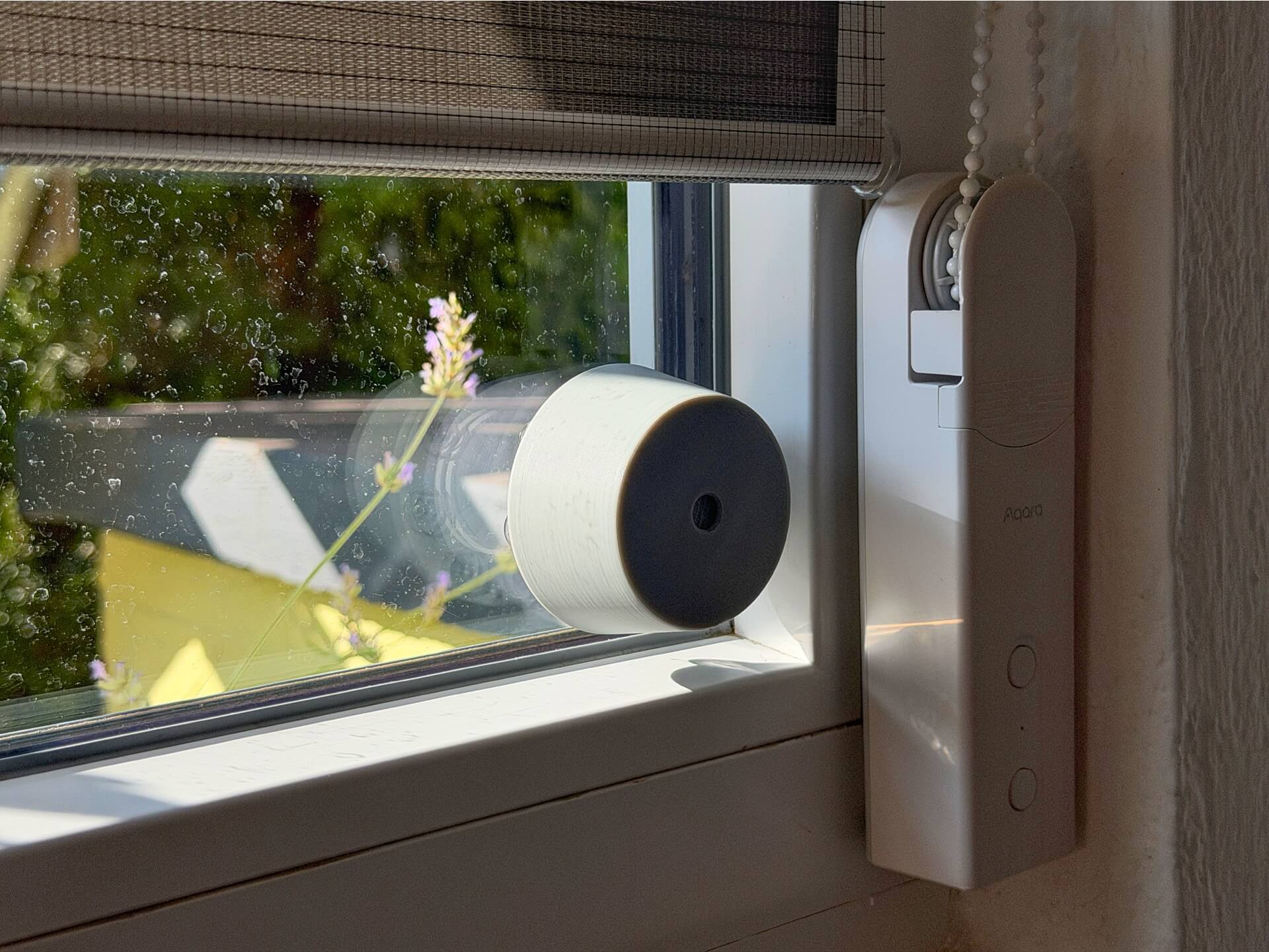 eine Fensterhalterung für einen Apple Home Lichtsensor