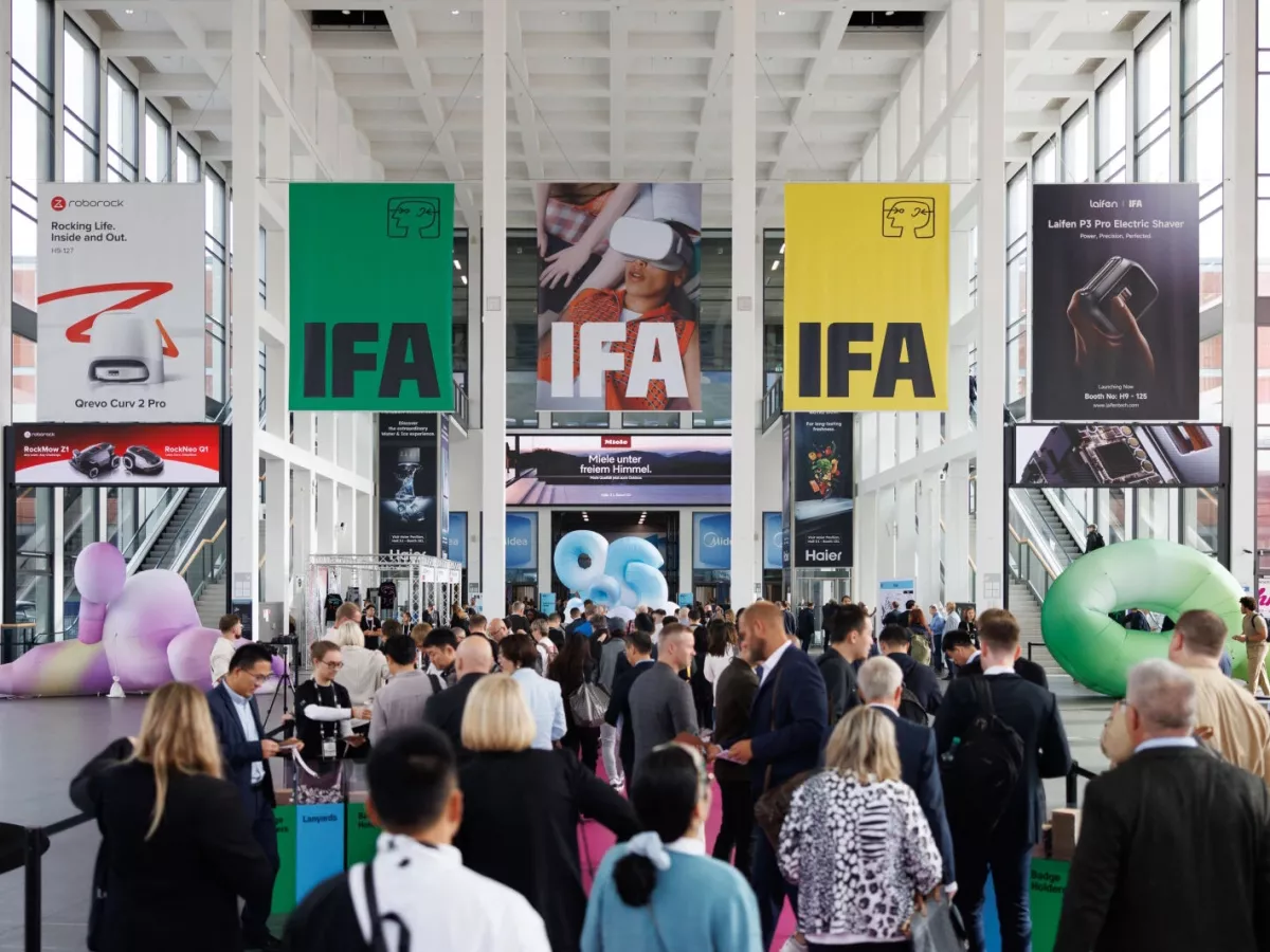 111 × 2 Tickets - also insgesamt 222 Eintrittskarten für die Messe, die vom 4