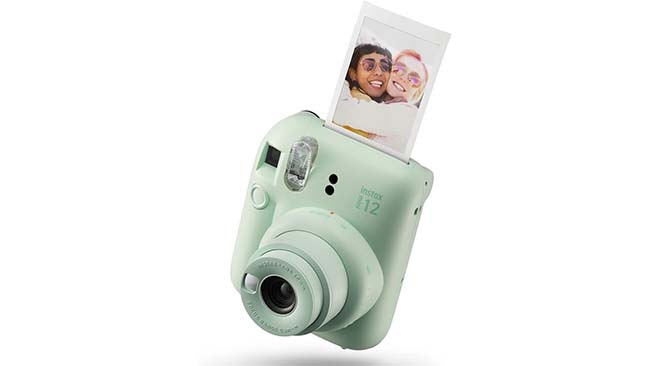 1 × Instax mini 121 × Reisegutschein 120 € im Wert von 120 € sowie 1 × Reisegutschein 100 € im Wert von 100 €