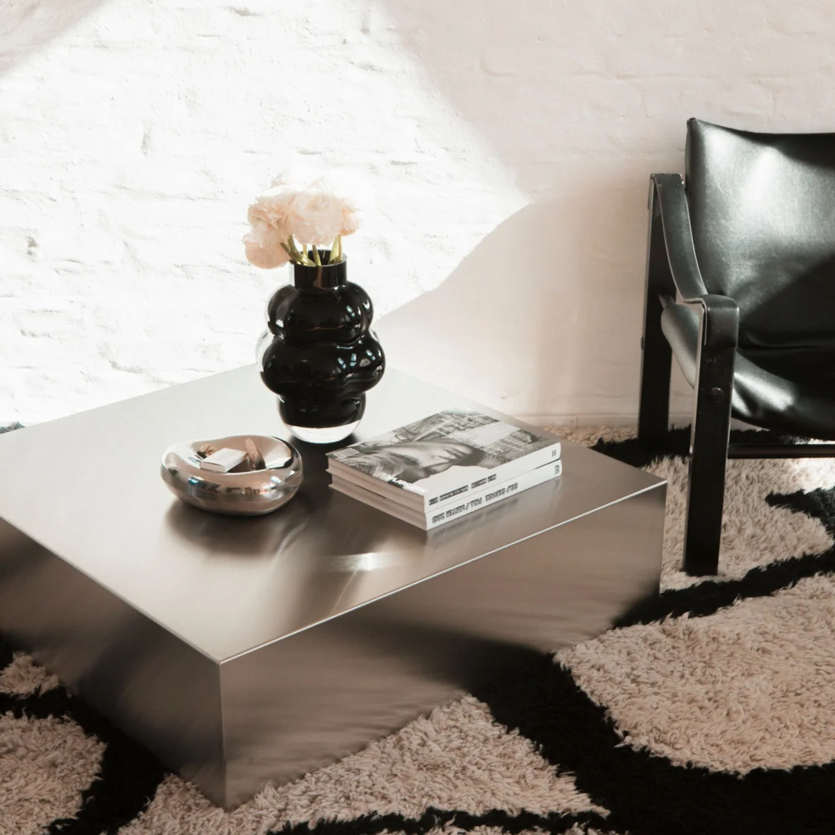 1 × Couchtisch Brushed C Long im Wert von 899 €